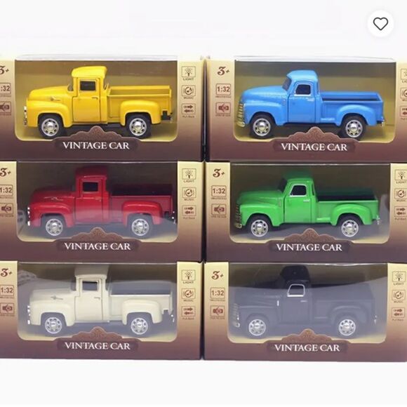 NEW! Farmhouse Old Red Truck Die Cast 1:32 Scale Metal Flashing Headlights - Picture 4 of 4